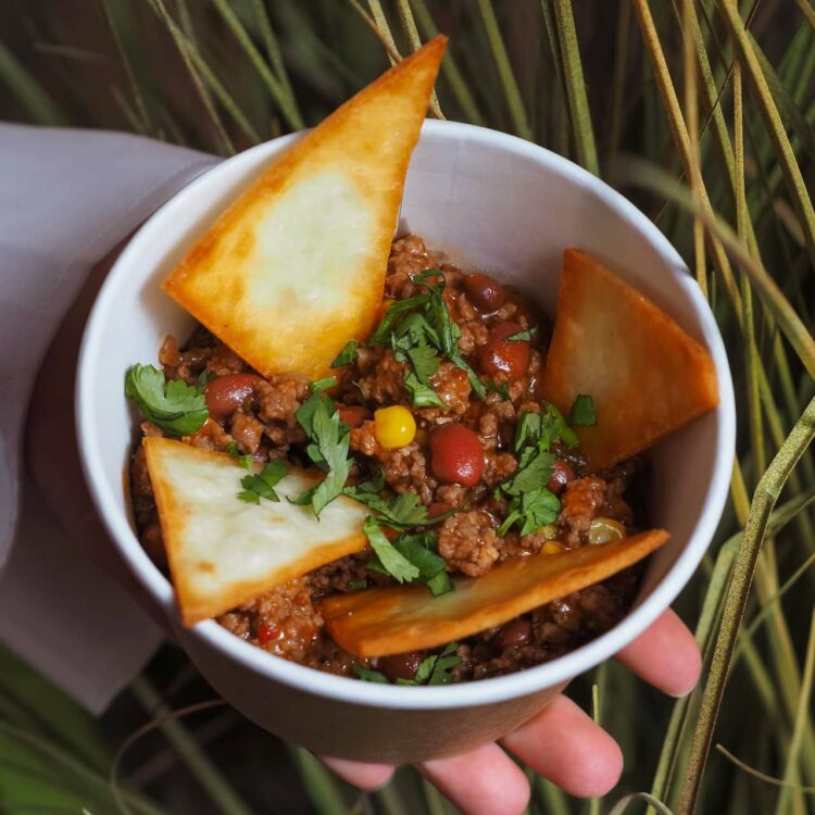 Vegan chili with espresso and cocoa? Mmh… Tastes like summer season.