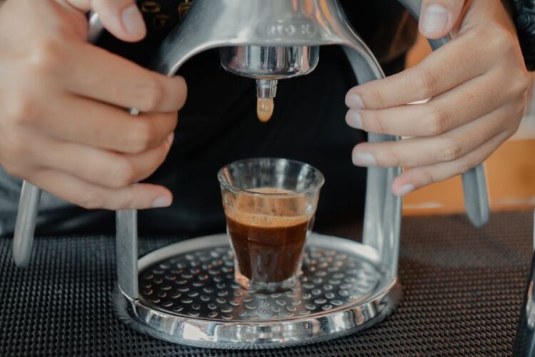 The 6 Greatest Handbook Espresso Machines Australia (2024)