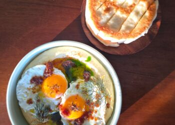 Breakfast in mattress, VOL I – Selfmade Flatbread with Hummus By Chef Henry Le